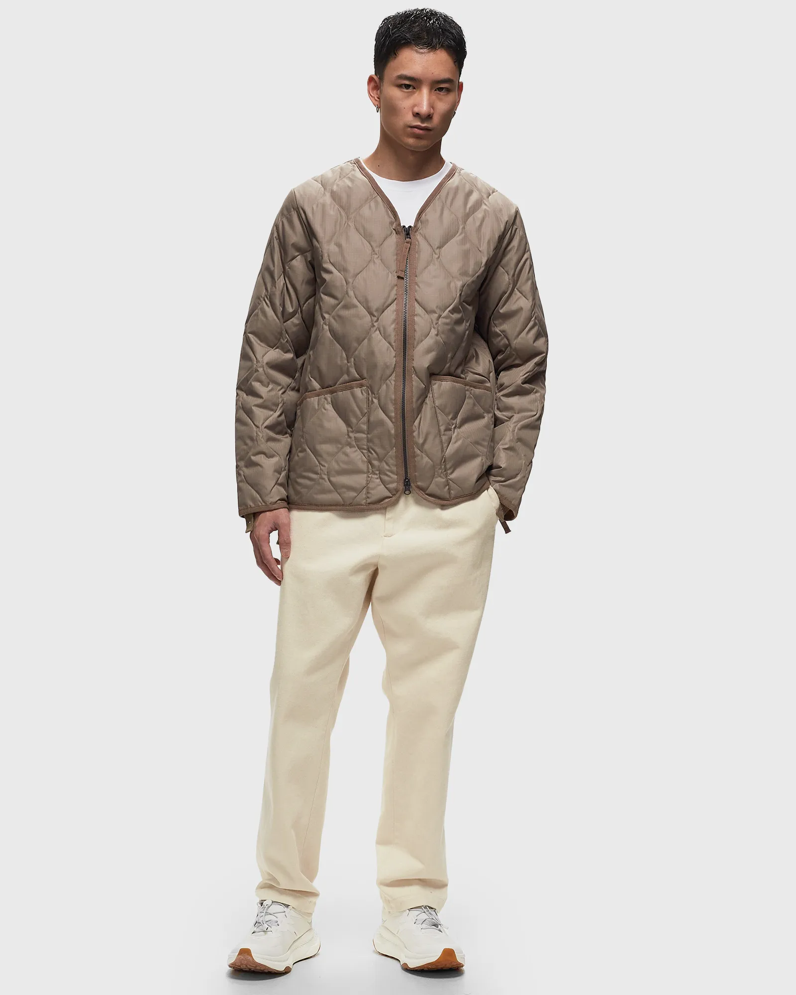 Taion MILITARY ZIP V-NECK DOWN JACKET