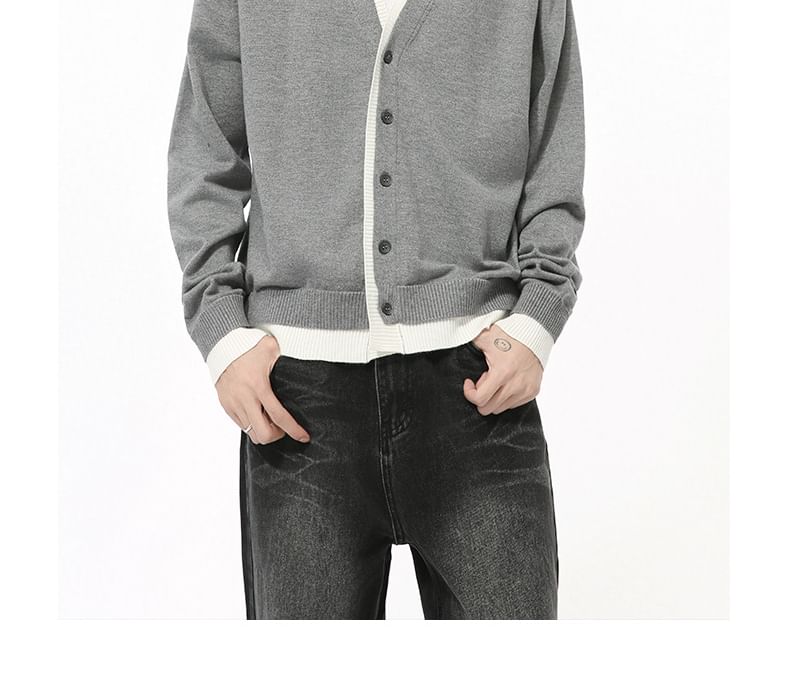FAERIS - V-hals vest met contrasterende rand