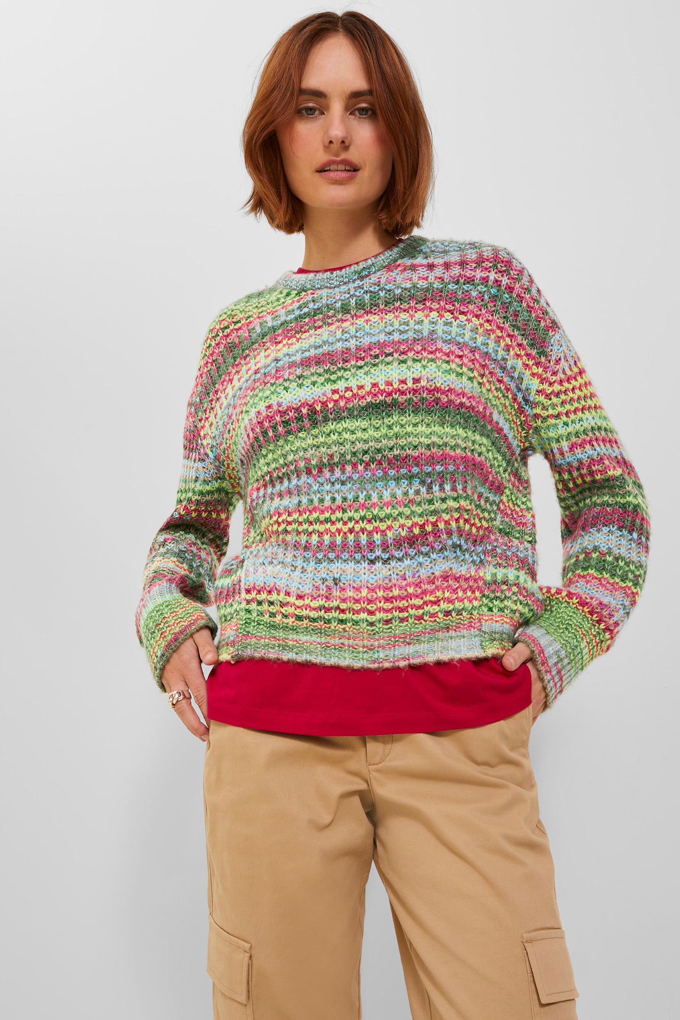 Suéter feminino multicolorido de tricô médio