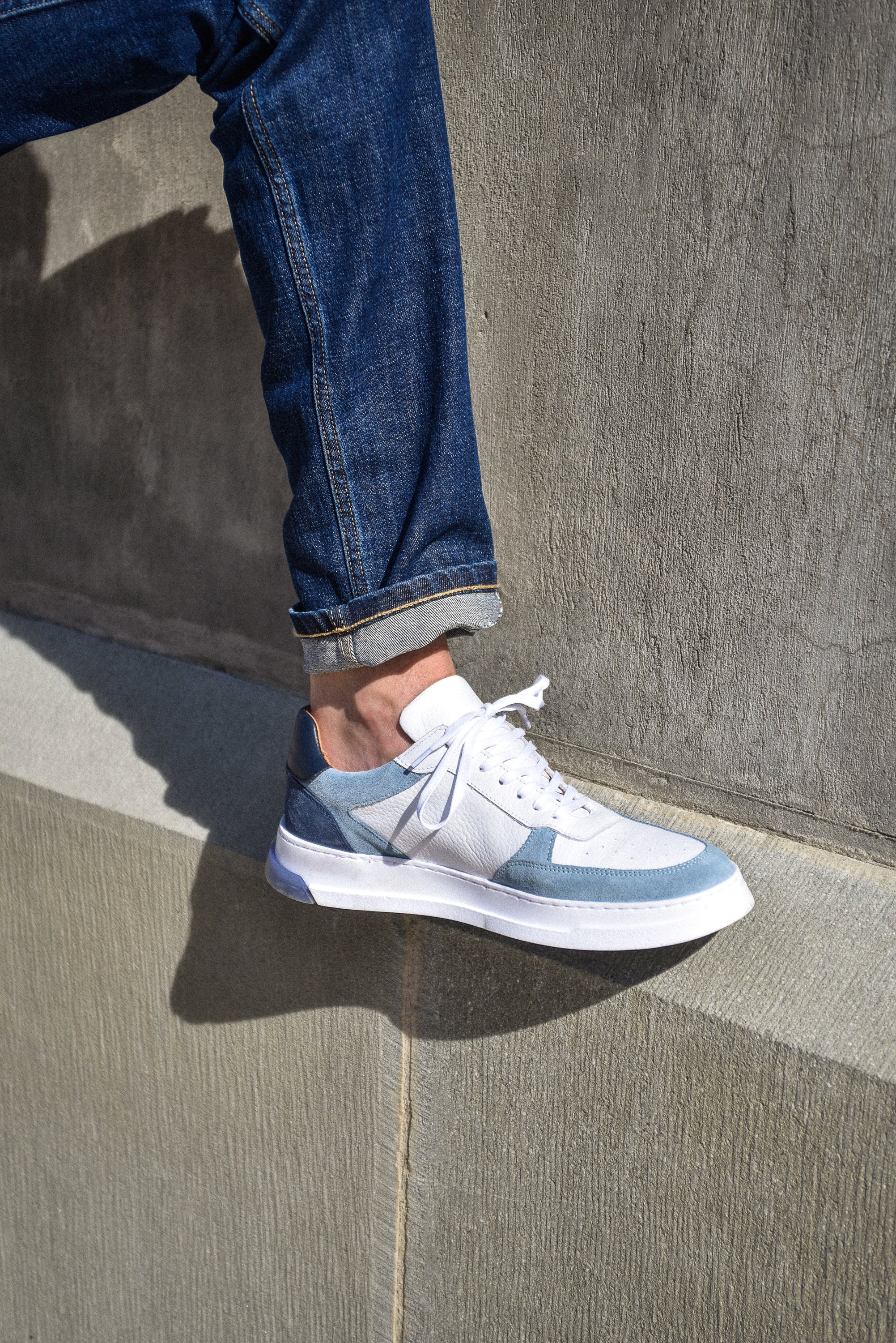 Dutone-Sneakers / Basket en cuir blanc ciel