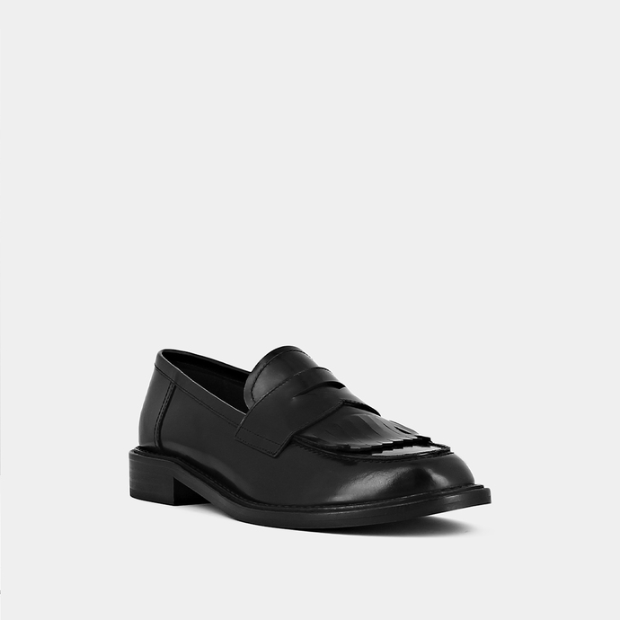 Mocassins à bouts carrés  en cuir glacé noir