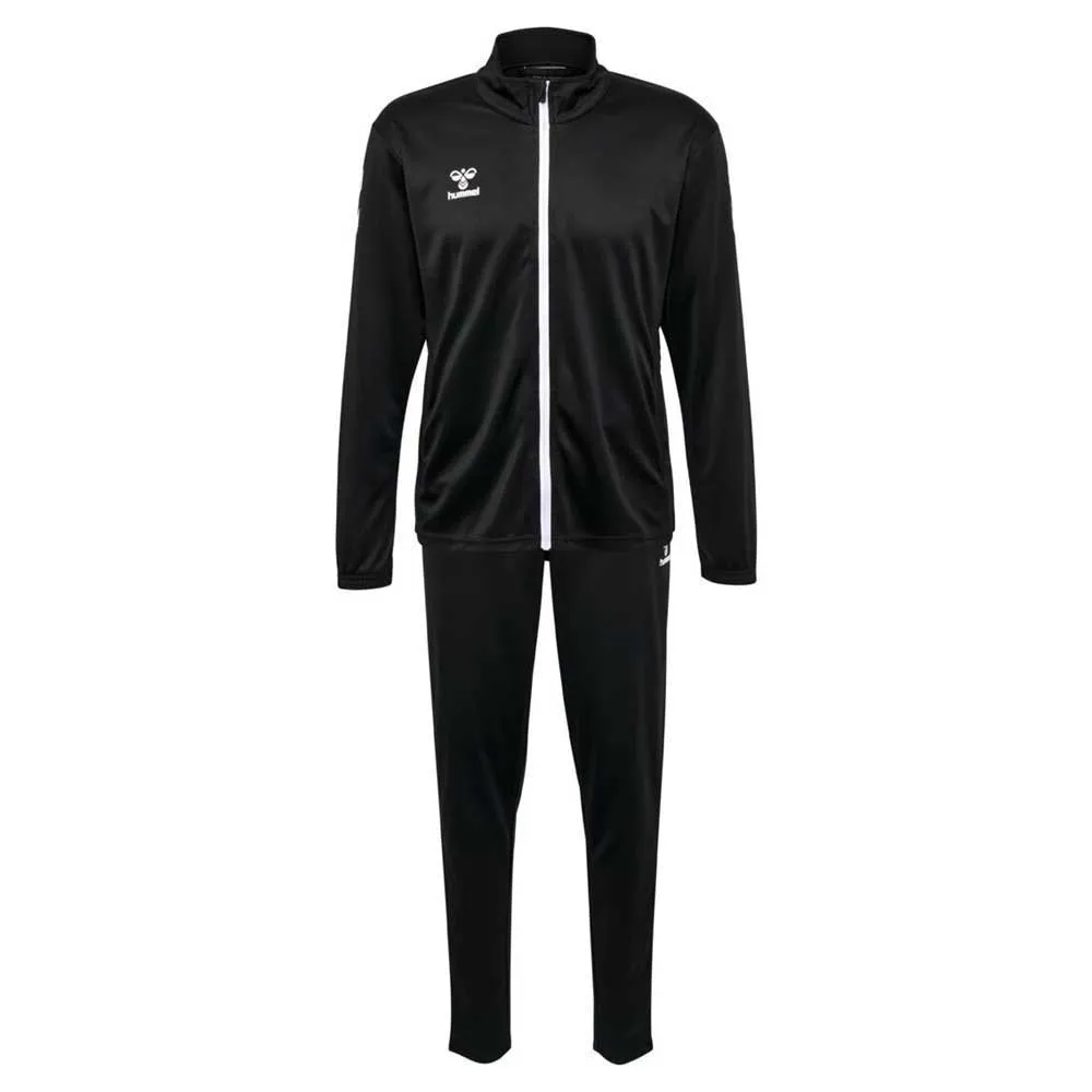 Conjunto esportivo com o logotipo da Hummel