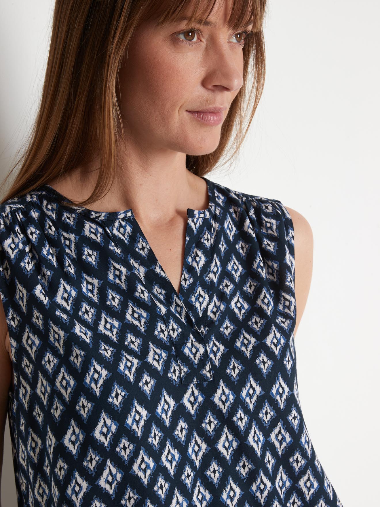 Blouse sans manches base élastiquée