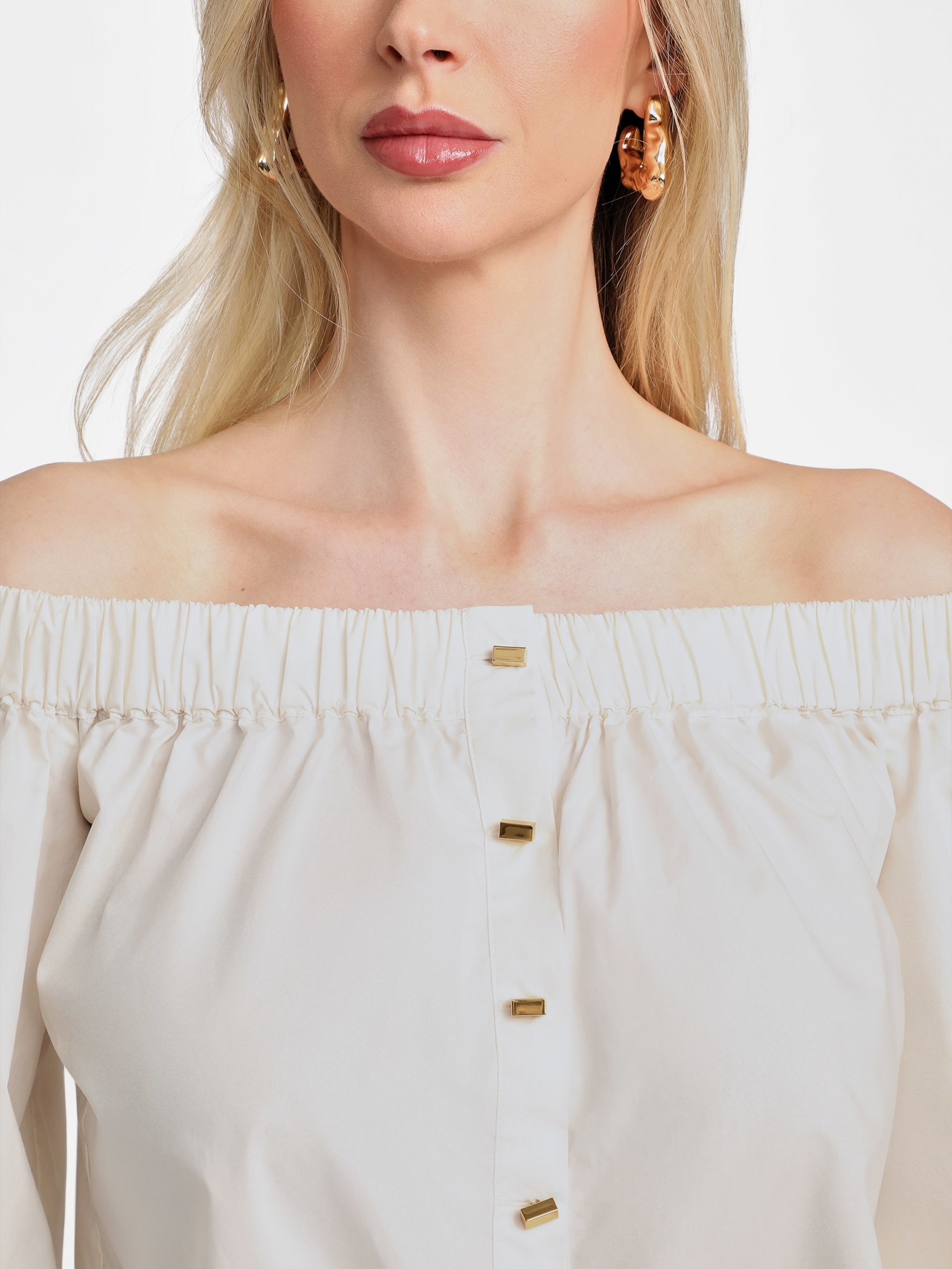 Blusa Pat com ombros à mostra