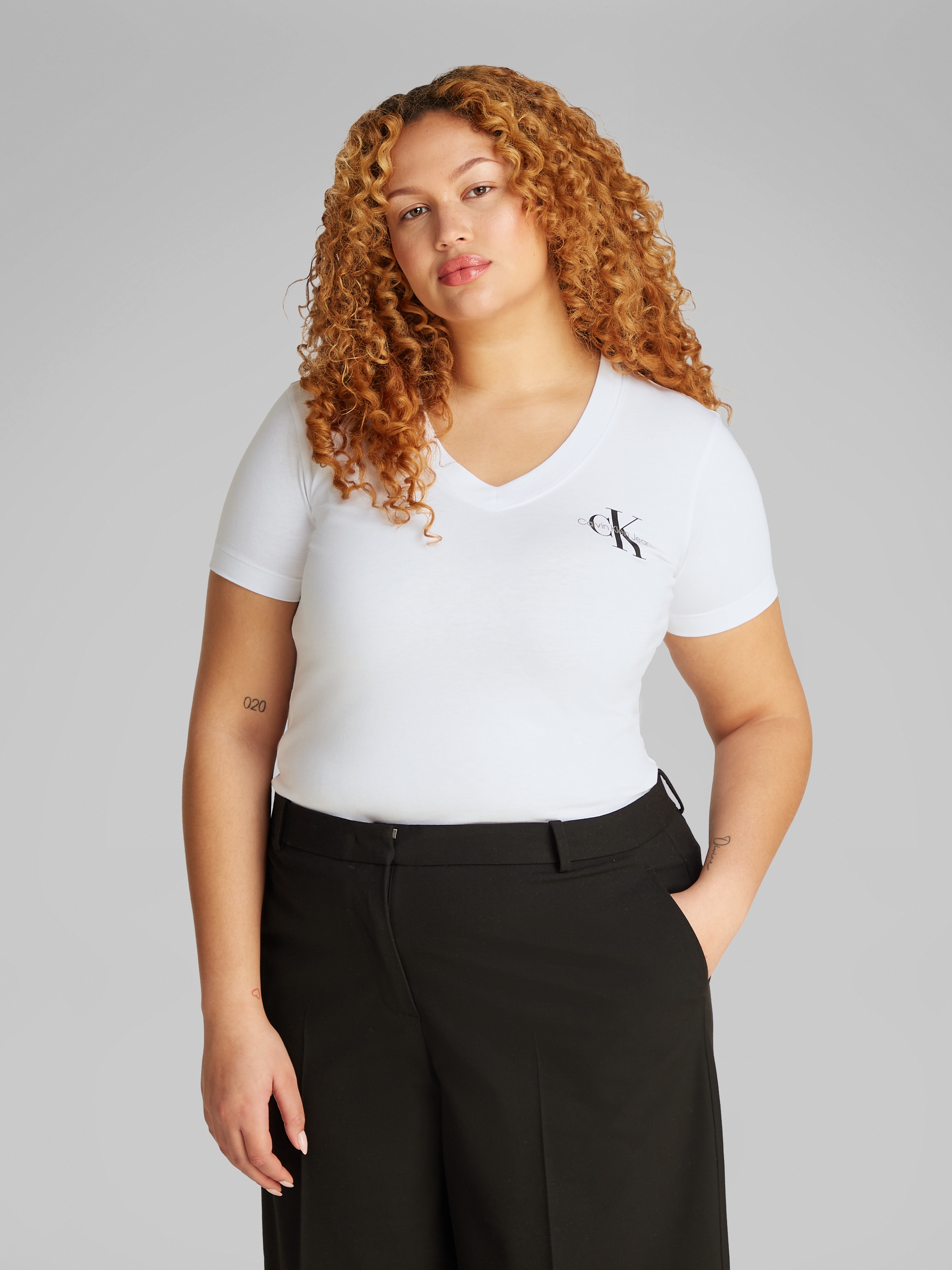 Calvin Klein Jeans Plus T-Shirt »PLUS 2-PACK MONOLOGO V-NECK TEE« Packung, 2 Stk. tlg. in grossen Grössen