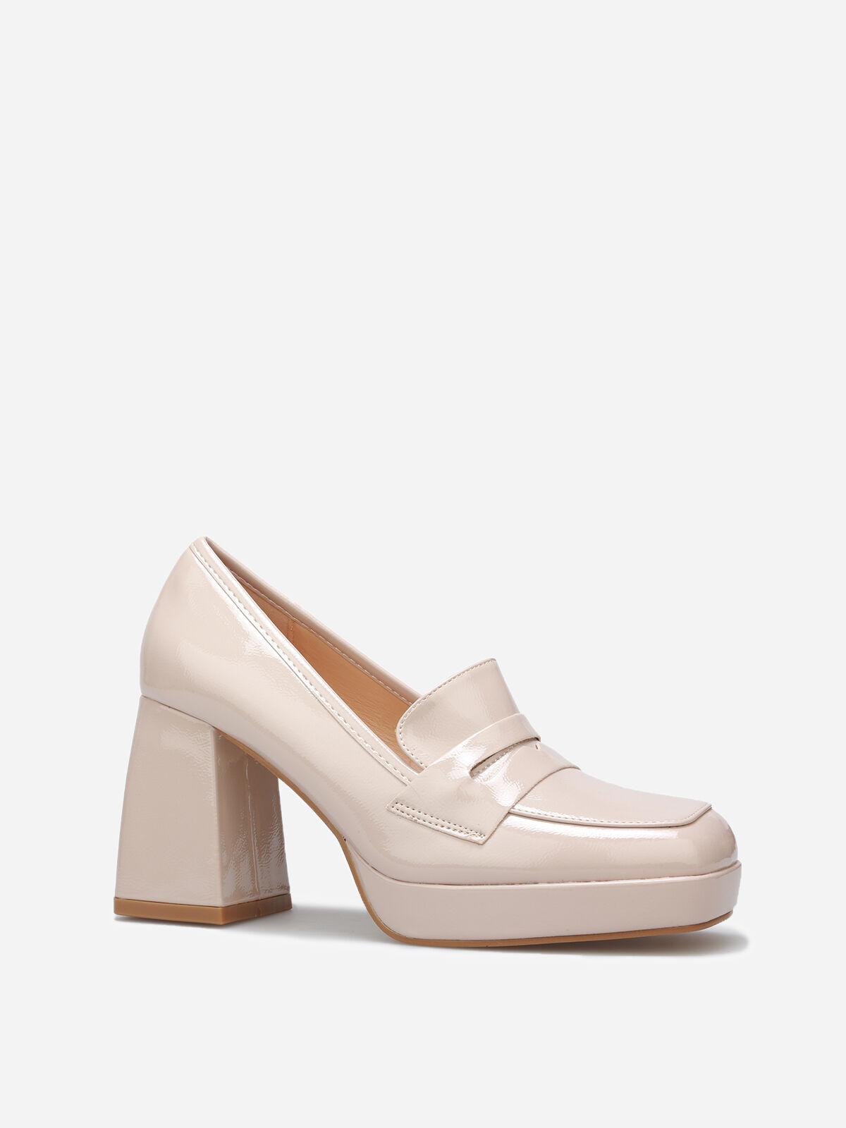 Mocassins vernis à talon- Beige