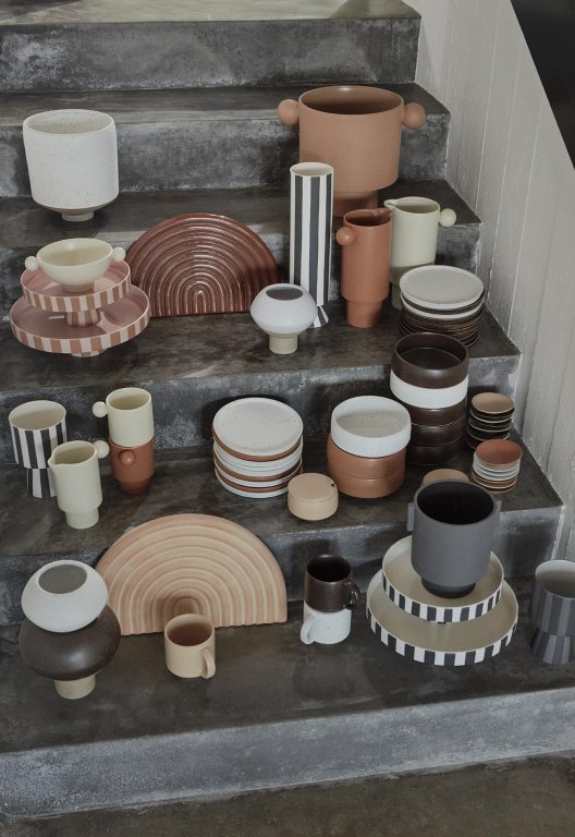OYOY Toppu schaal op taartplateau Ø27 Clay