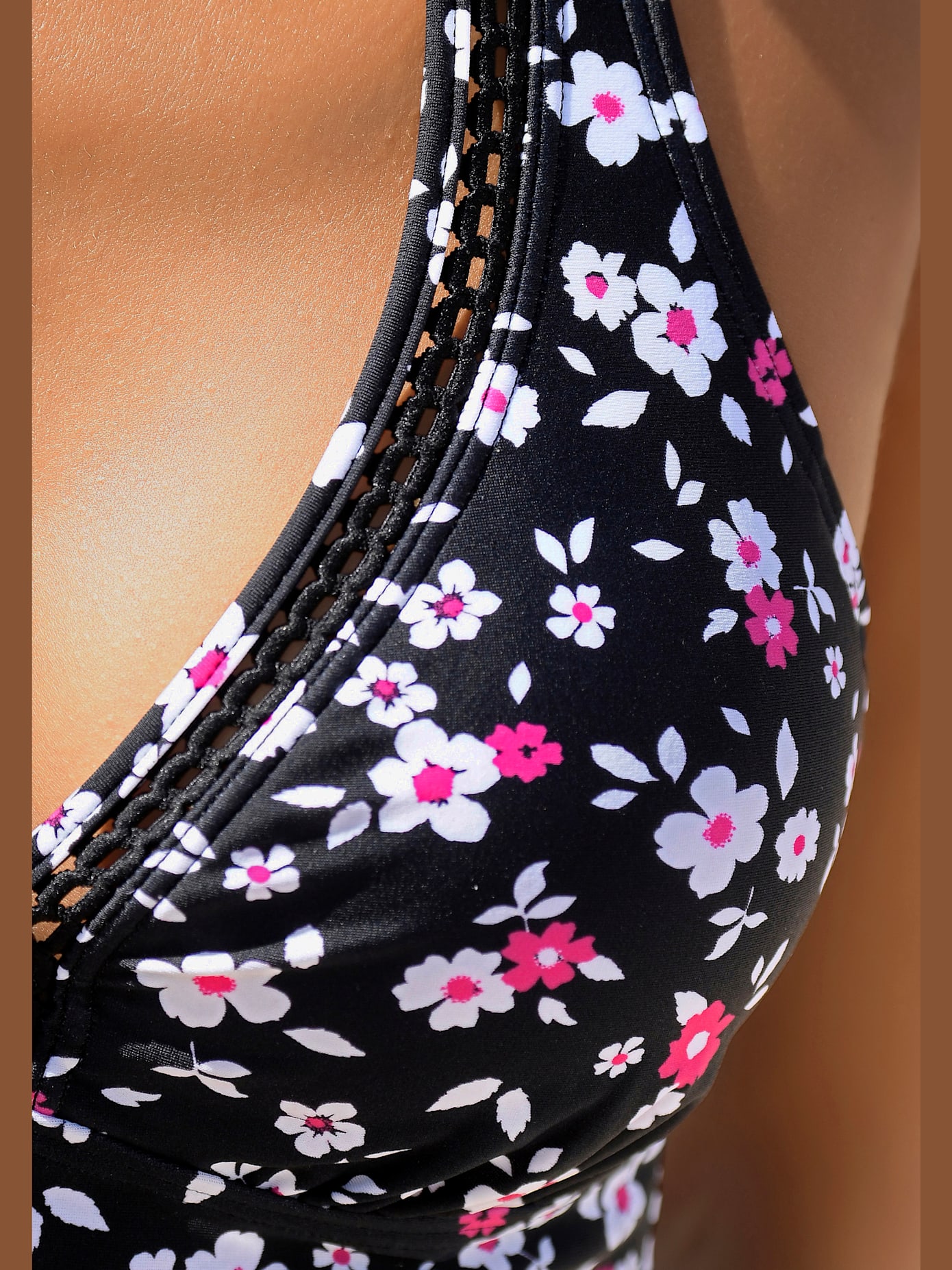Maillot de bain à armatures bordure ajourée tendance