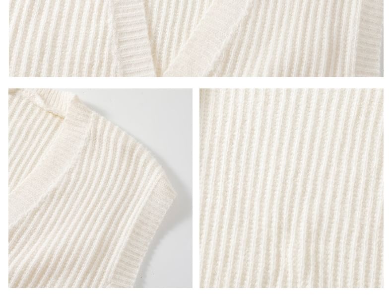 Dandyluxe - V-hals geribbeld vest met knoopjes