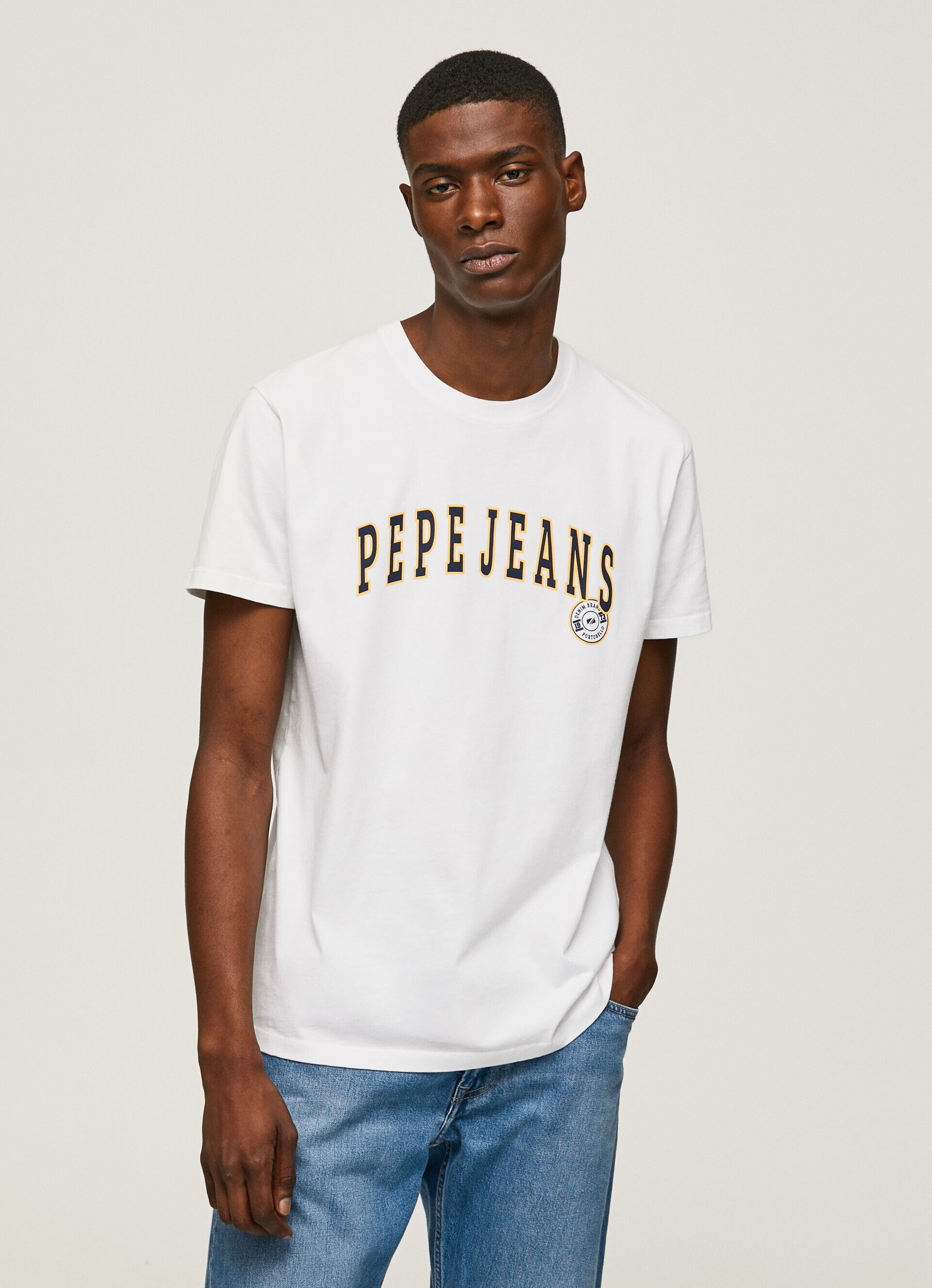 CAMISETA COM LOGOTIPO ESTAMPADO - branca