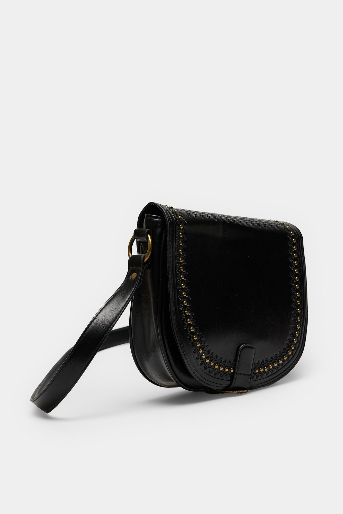 Bolsa de ombro com tachas