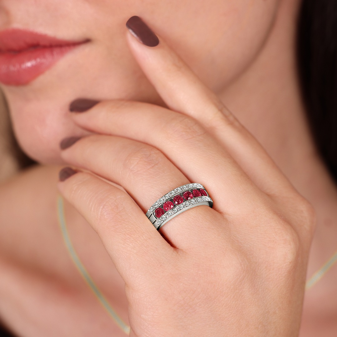 Rubinring 750/18 K Weissgold mit Diamanten 0.14 ct H/si