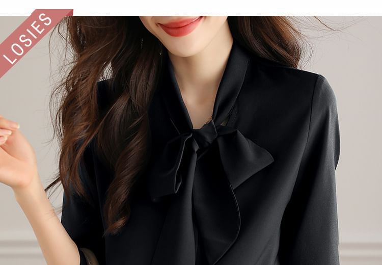 Jeonseon - Blouse met lange mouwen en strikkraag