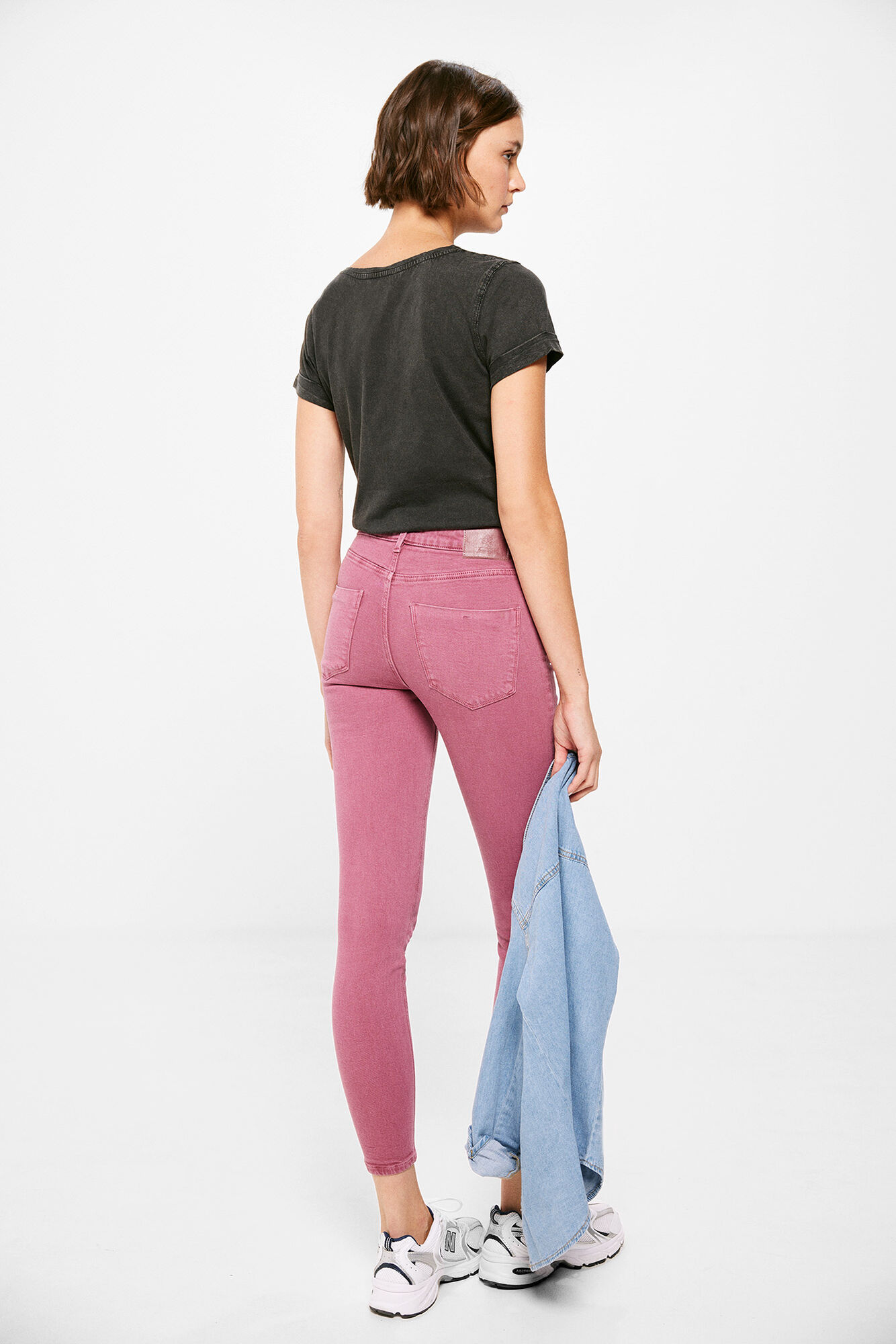 Calça jeans cropped slim, lavagem sustentável