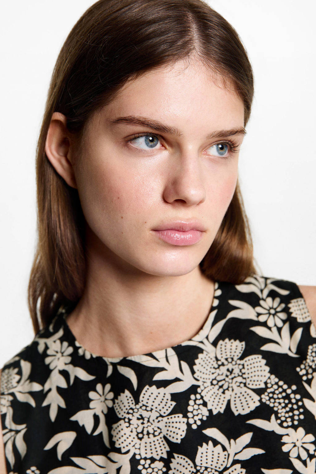 MANGO TEEN gebloemde jurk met open rug zwart/beige
