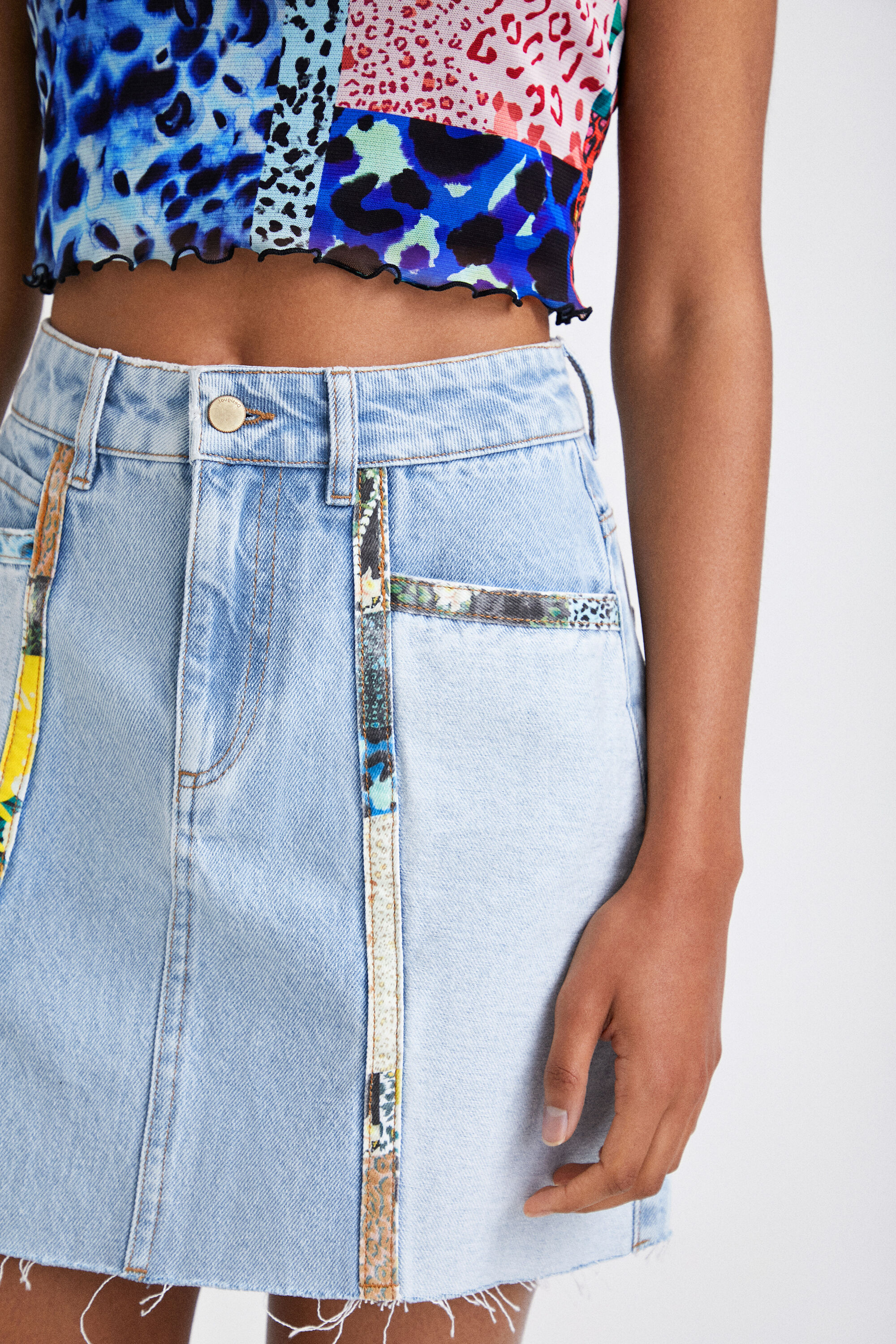 Mini-jupe en jean patchwork