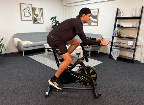 TITAN LIFE Indoor Bike S11