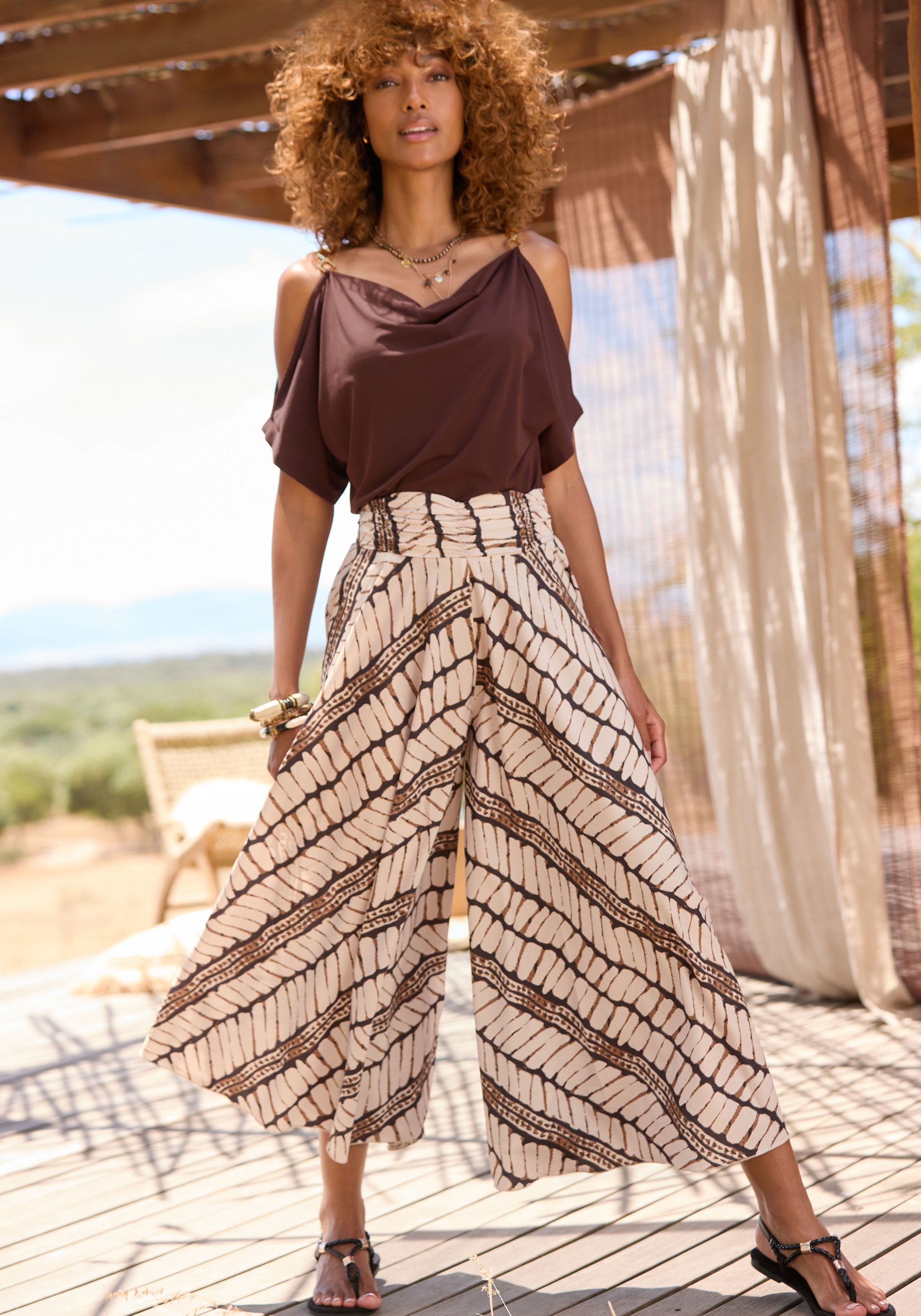 LASCANA Hosenrock , mit Alloverdruck, Culotte, extraweites Bein