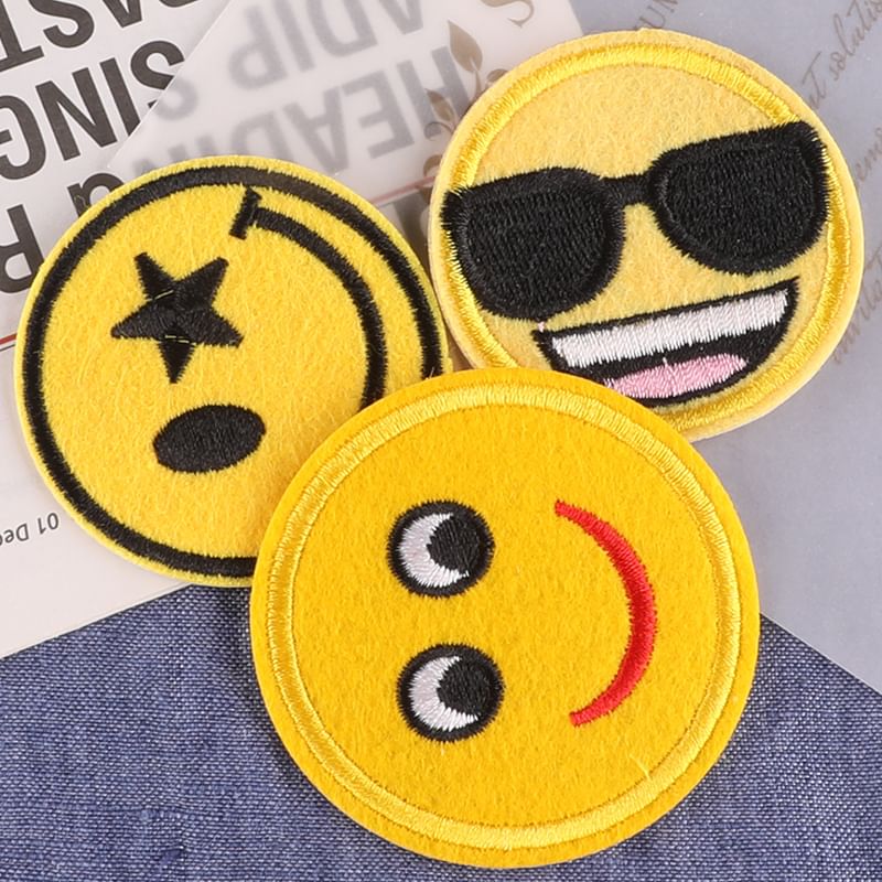 Embroidery Kingdom - Smiley geborduurde applicatiepatch (verschillende ontwerpen)
