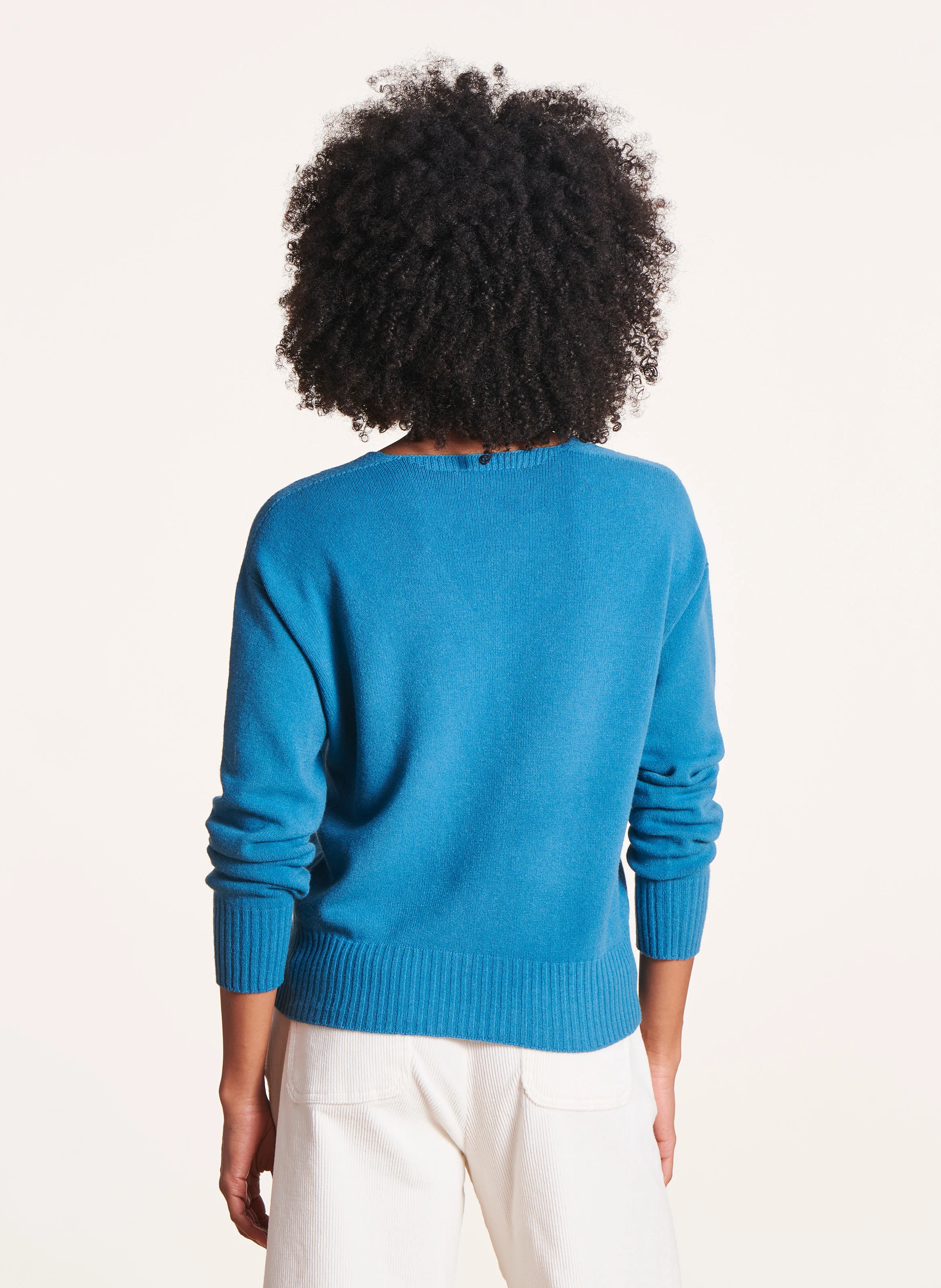 Pull ample col V en maille mélangée | Bleu