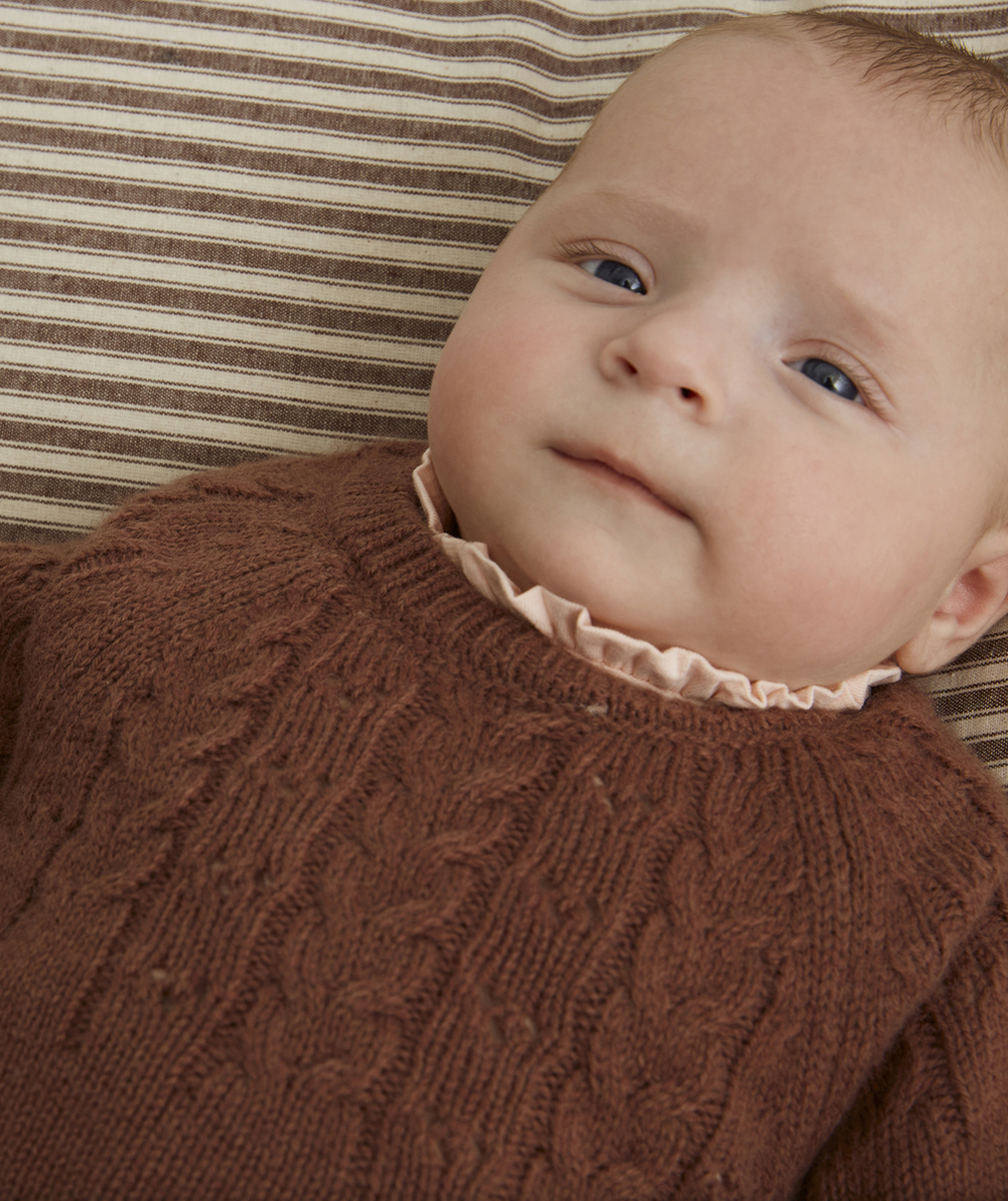 PULL MARRON BÉBÉ FILLE EN MAILLE AJOURÉE