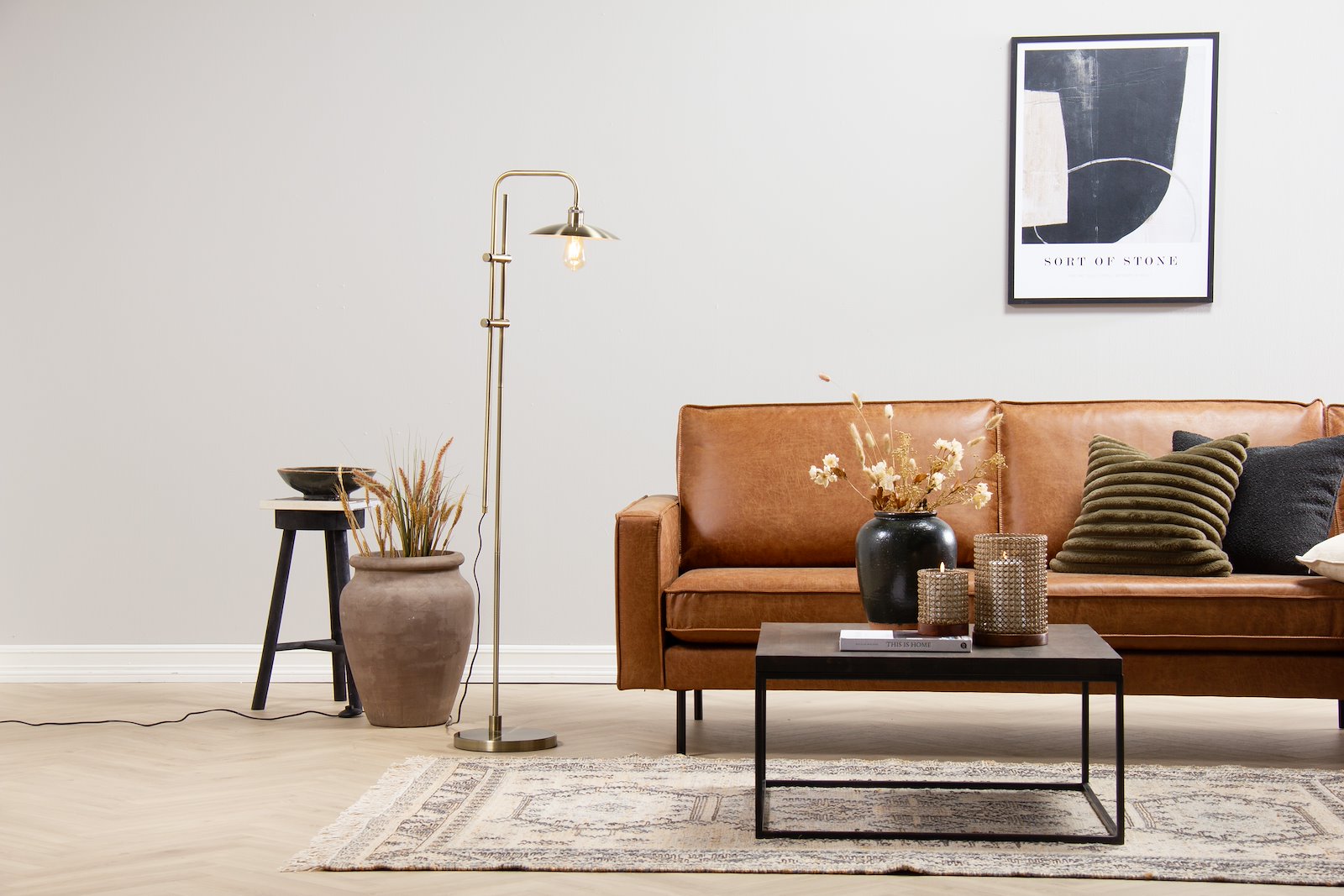Westin hjørnesofa 3-seter med åpen ende høyre. I Eco-hud colorado cognac og sorte stålben.