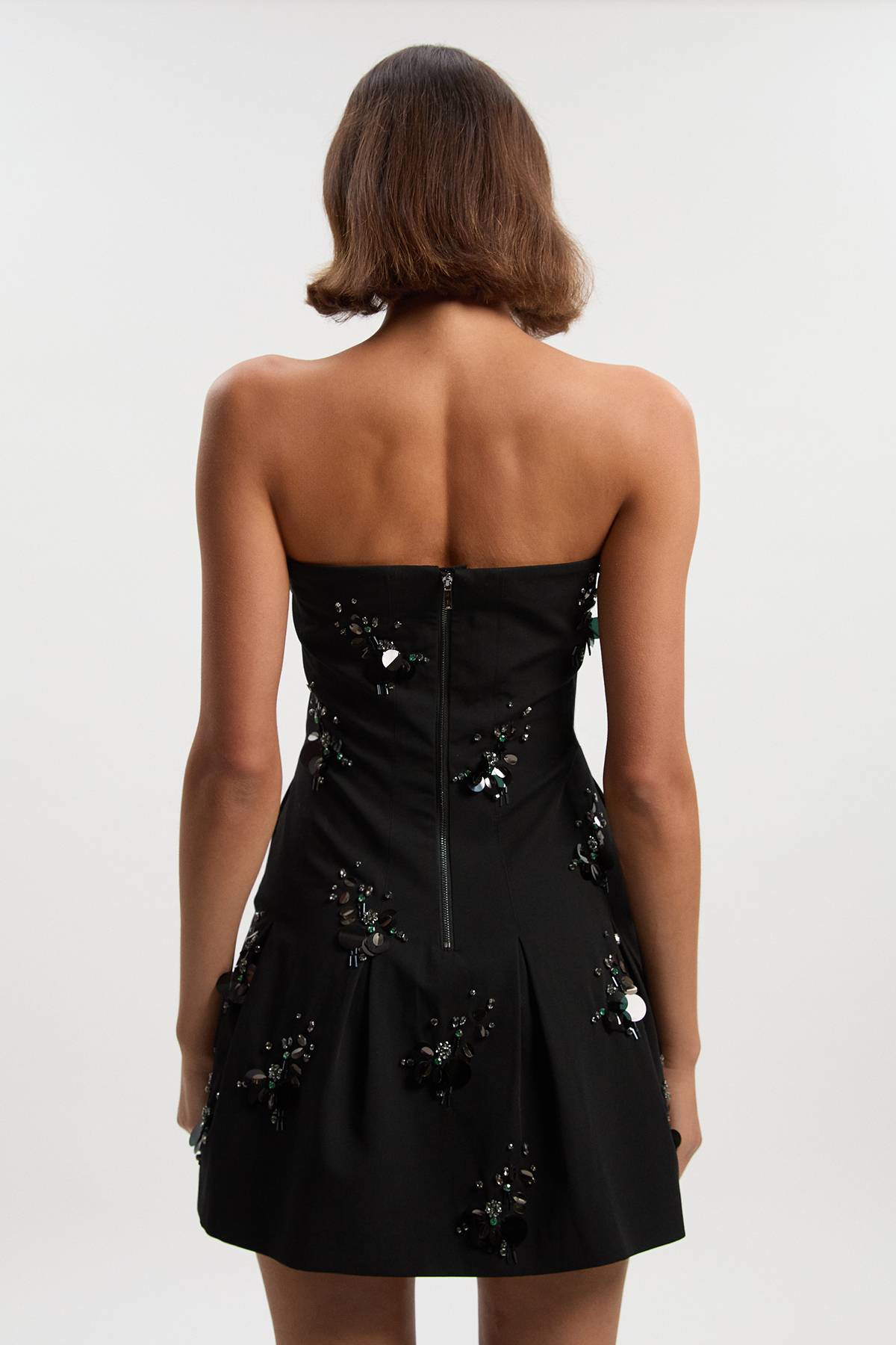 KarenMillen Robe Mini Bustier Ajustée Petite Ornée de Sequins et Cristaux en Grappe