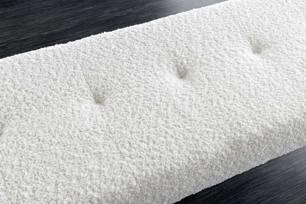 Design Sitzbank BOUTIQUE 100cm weiß Bouclé schwarze Metallbeine Polsterbank