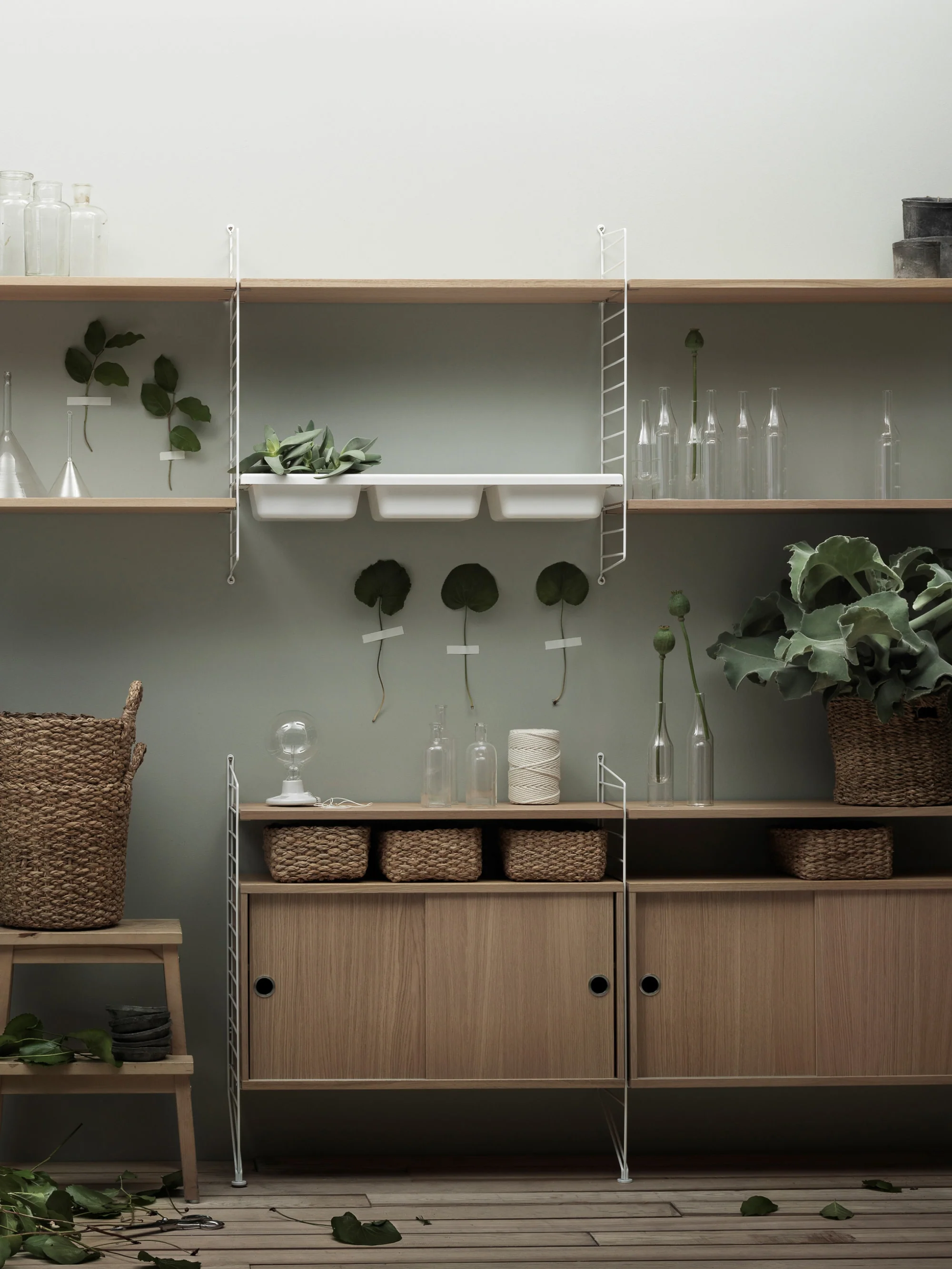 Kast String System met schuifdeuren