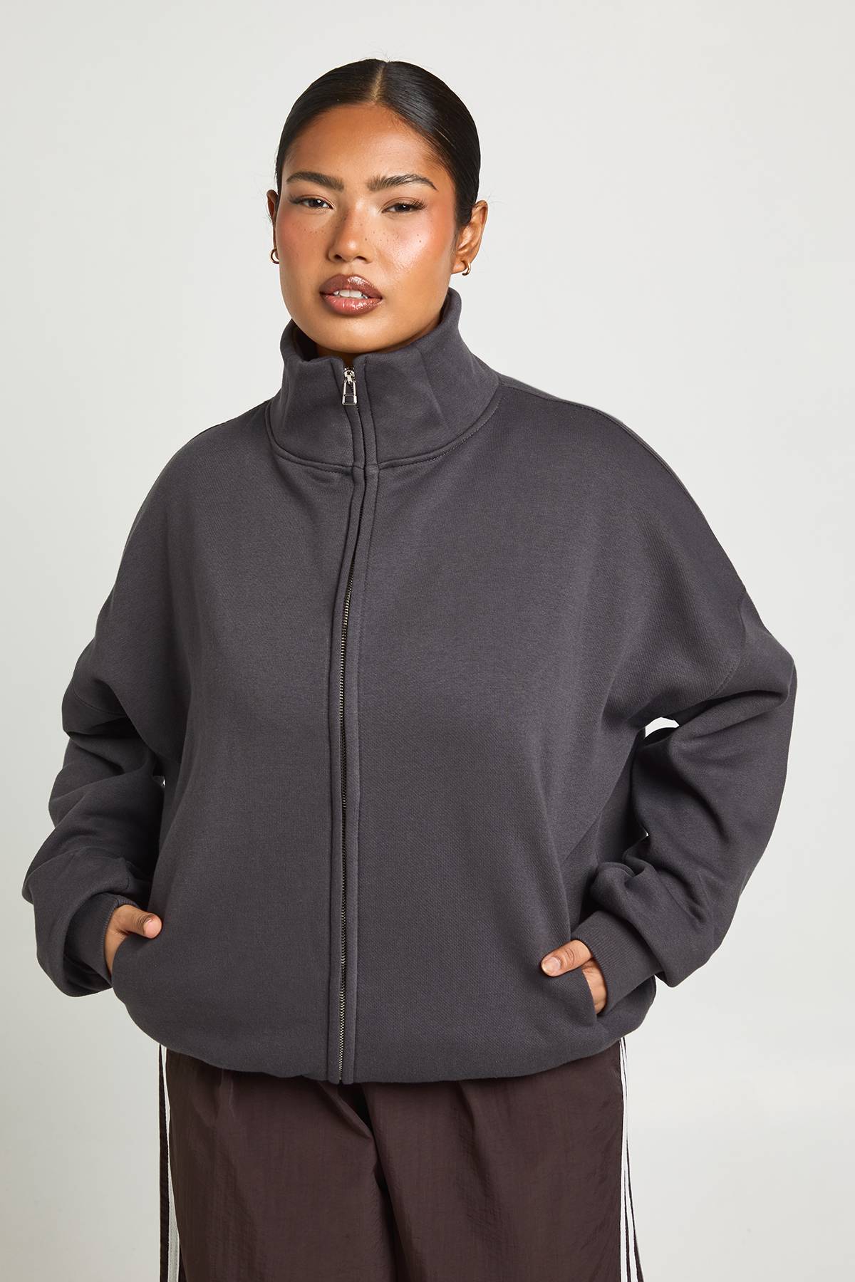 boohoo Veste Zippée Grande Taille À Col Montant