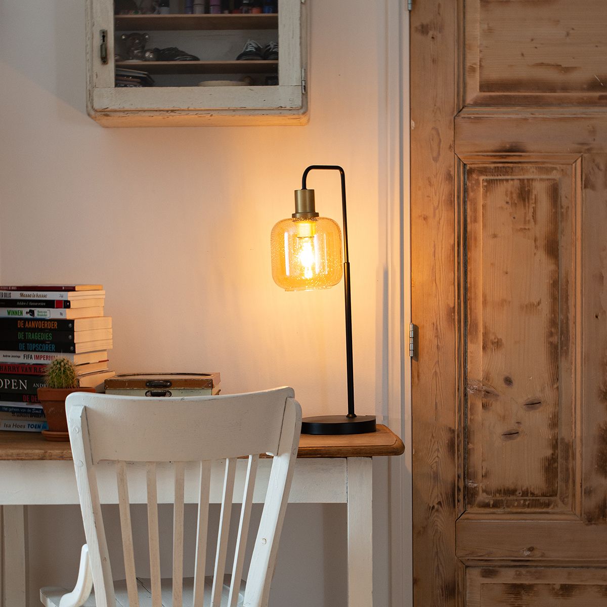 Design tafellamp zwart met messing en amber glas - Zuzanna