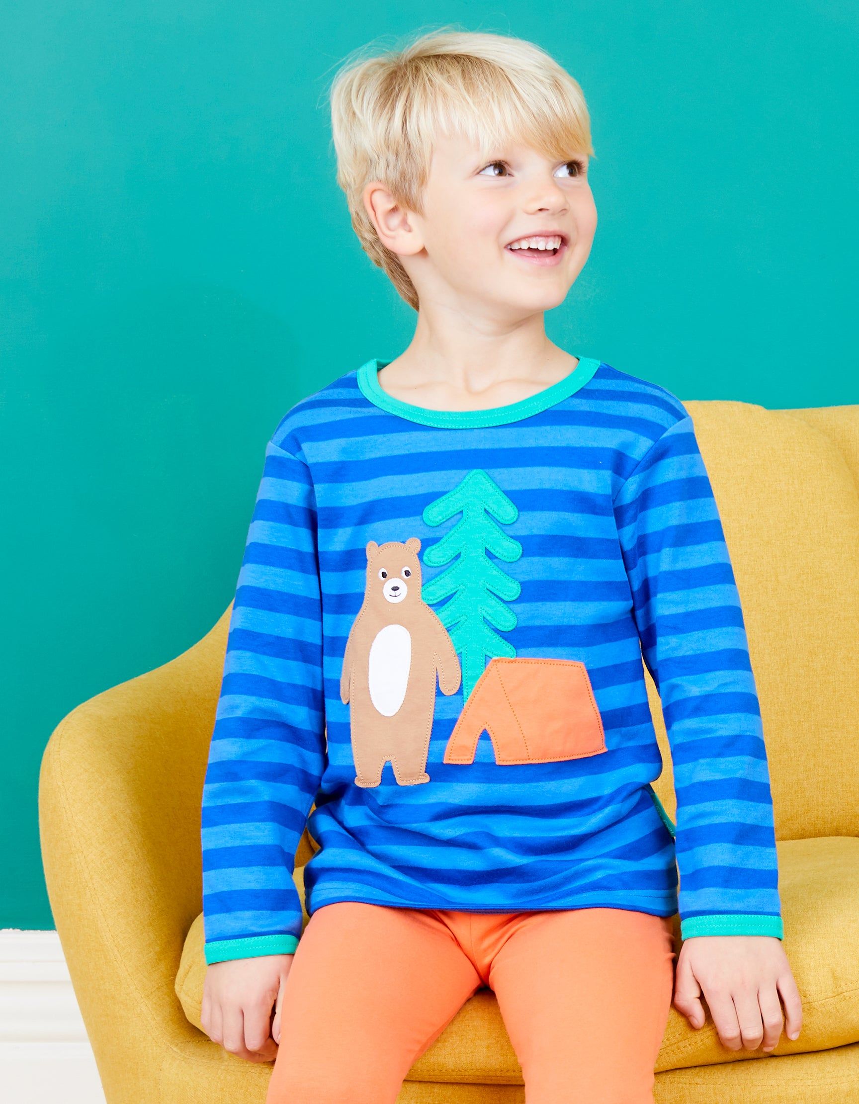Toby Tiger Langarmshirt mit Camping Bär-Applikation