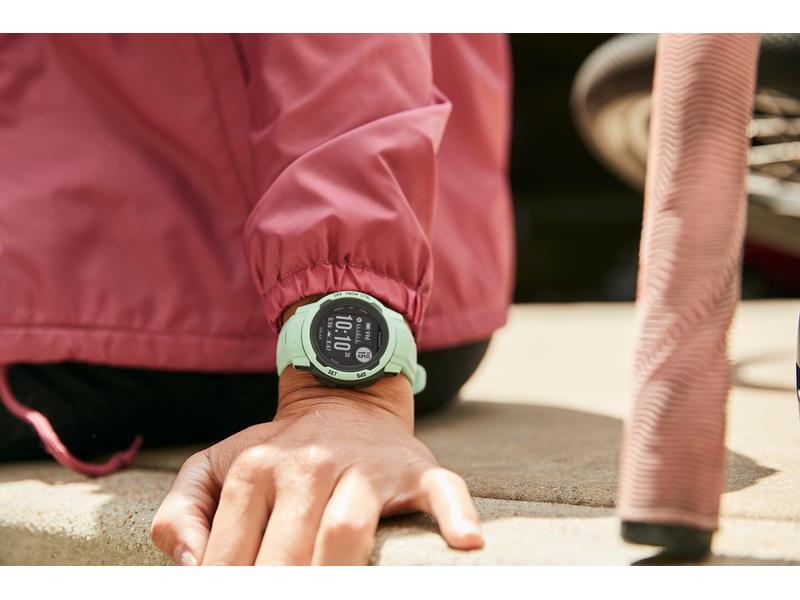GARMIN Sportuhr Instinct 2S Solar, Anthrazit/Schwarz Multisportuhr für In- und Outdoor