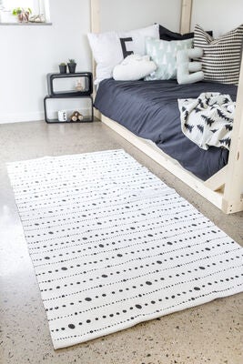 Minitude Gulvteppe Prikker 80x150, Hvit/Svart