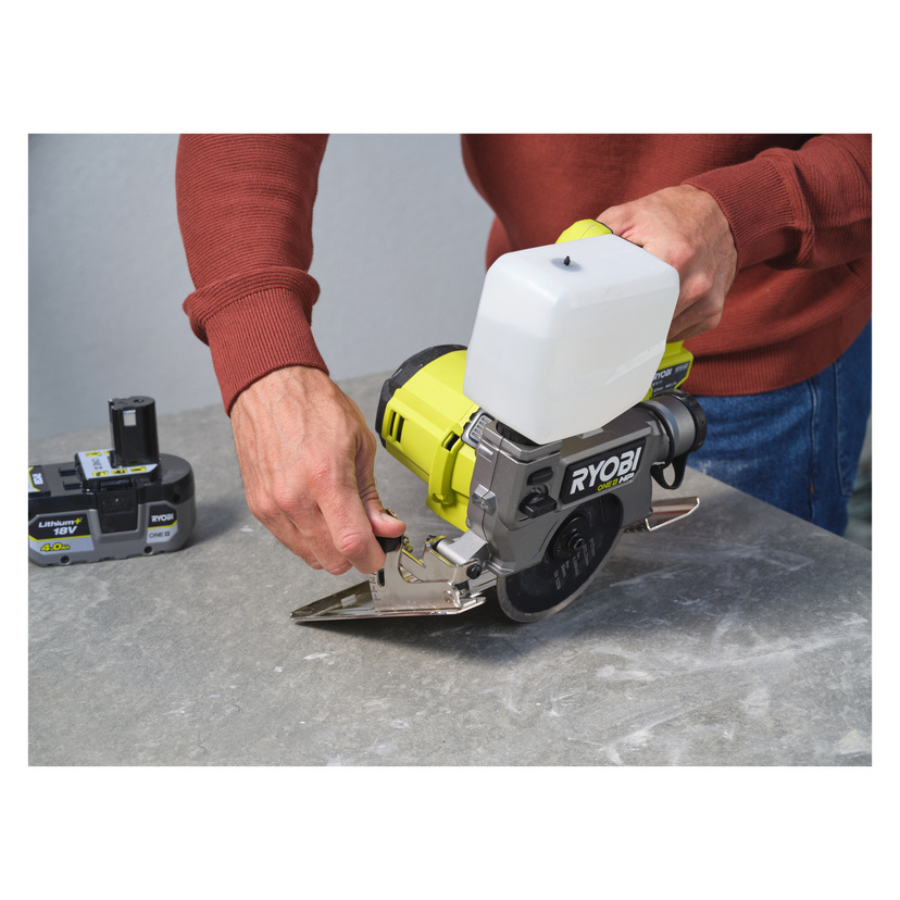 Batteridrevet flis- og klinksag 18 V 10 800 /min