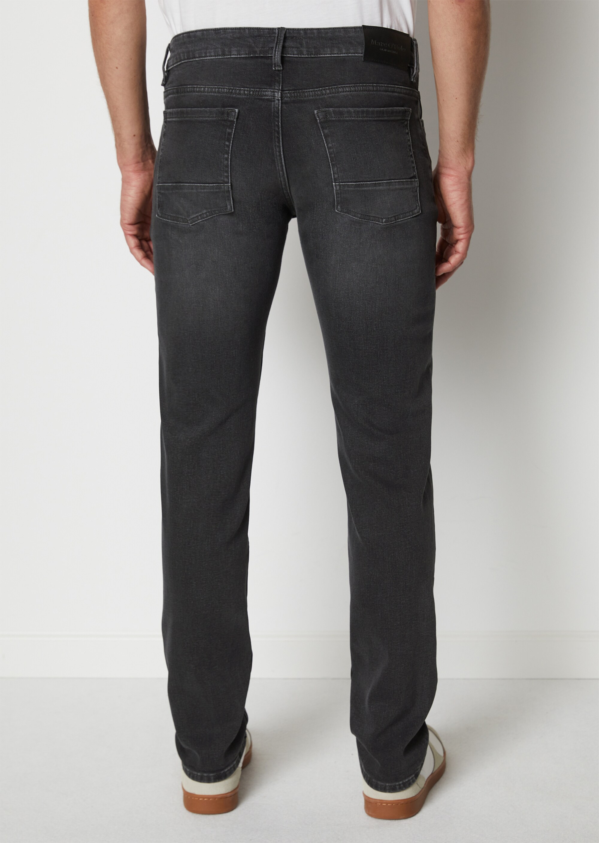 Jeans Modell SJÖBO shaped aus Bio-Baumwoll-Mix