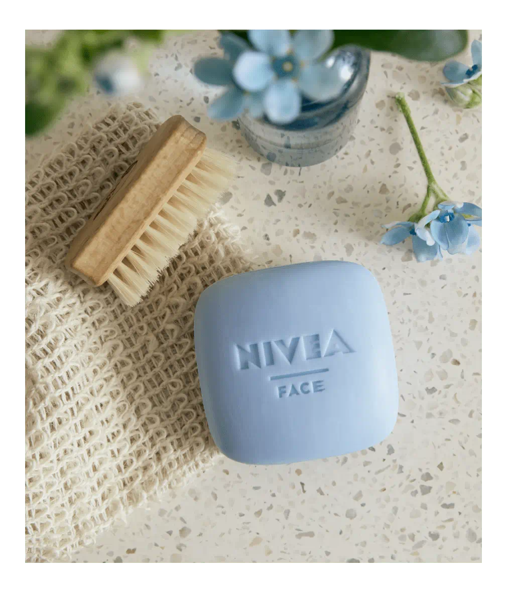 NETTOYANT VISAGE SOLIDE RAFRAÎCHISSANT NATURALLY CLEAN