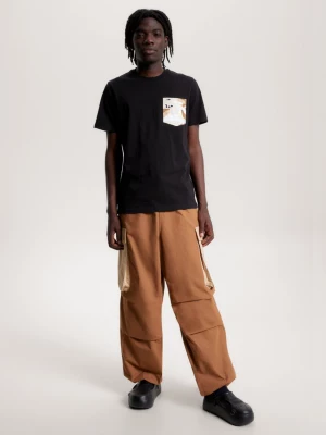 Camiseta de bolso com estampa camuflada de floresta