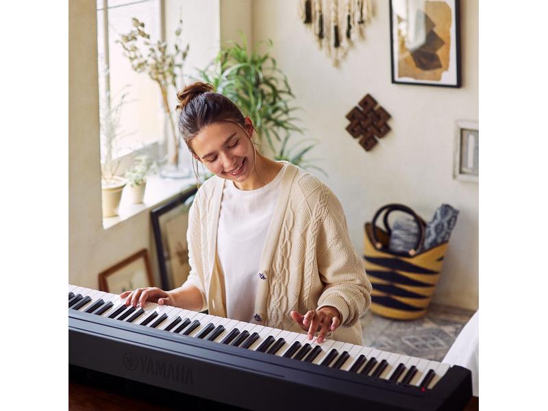 Yamaha E-Piano P-45B Schwarz Authentisches E-Piano mit natürlichem Spielgefühl