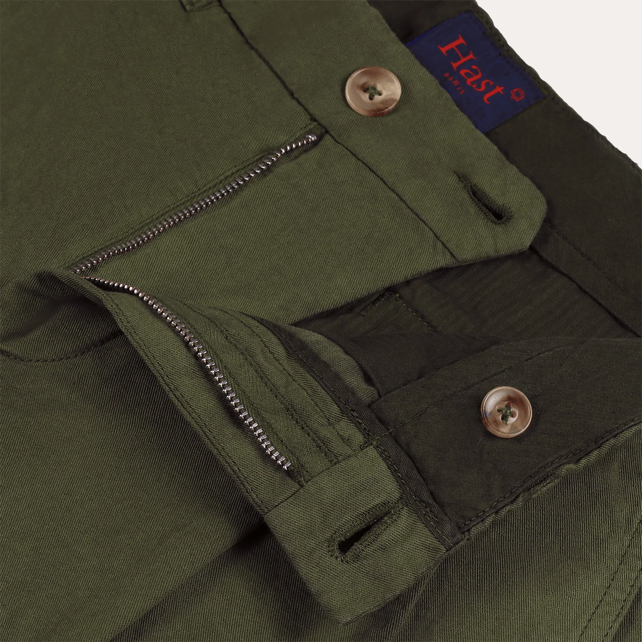 Khaki cotton and linen double-pleated shorts