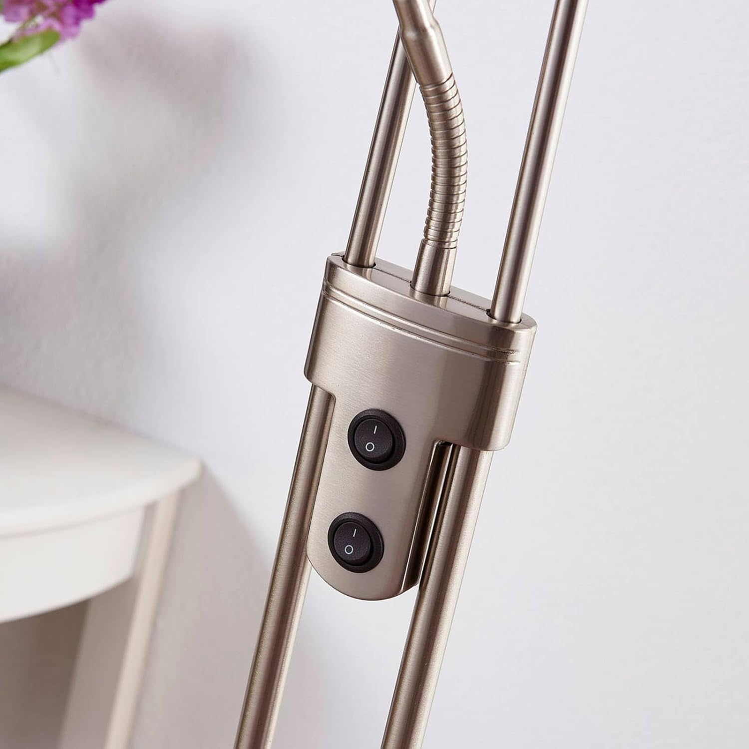 Lindby Stehlampe, Deckenfluter verstellbarer Lesearm Standleuchte Glas Metall 2x E27 max. 15W und 1x E14 10W ohne Leuchtmittel Standlampe