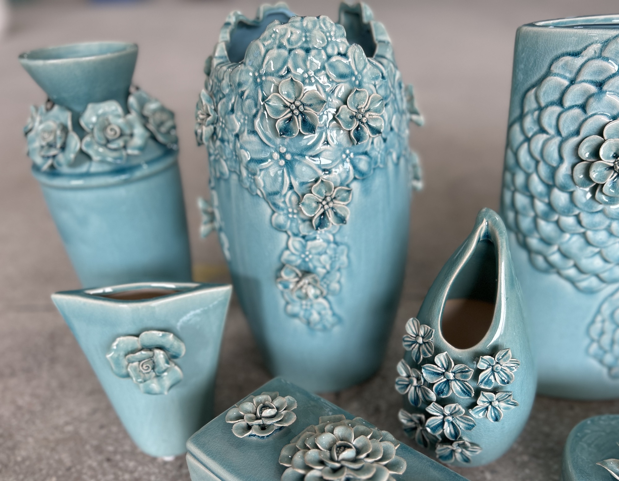 Keramikvase 'Eleftheria', hellblau, H 31,5 cm, Ø 18,5 cm von fischer's lagerhaus