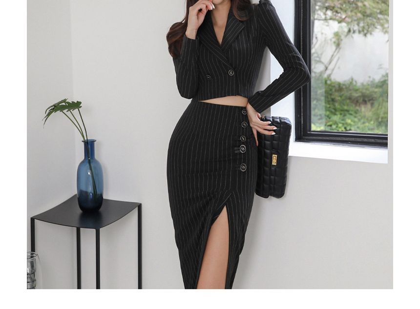 Yilda - Set: Gestreepte cropped double-breasted blazer + hoge taille split kokerrok