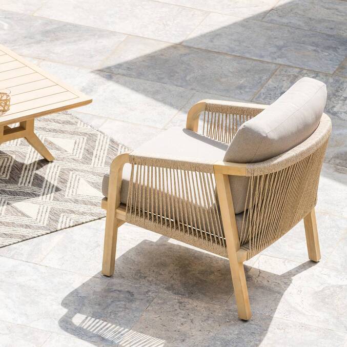 Fauteuil de salon de jardin PAPOUASIE Taupe & Acacia