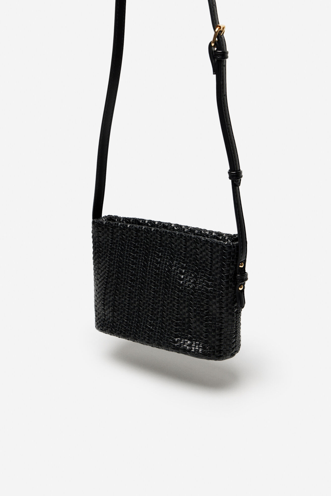 Bolsa de ombro trançada