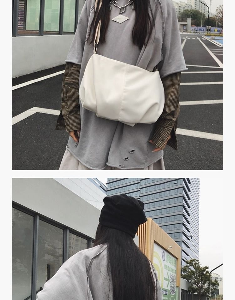 IOU - Effen nylon crossbodytas
