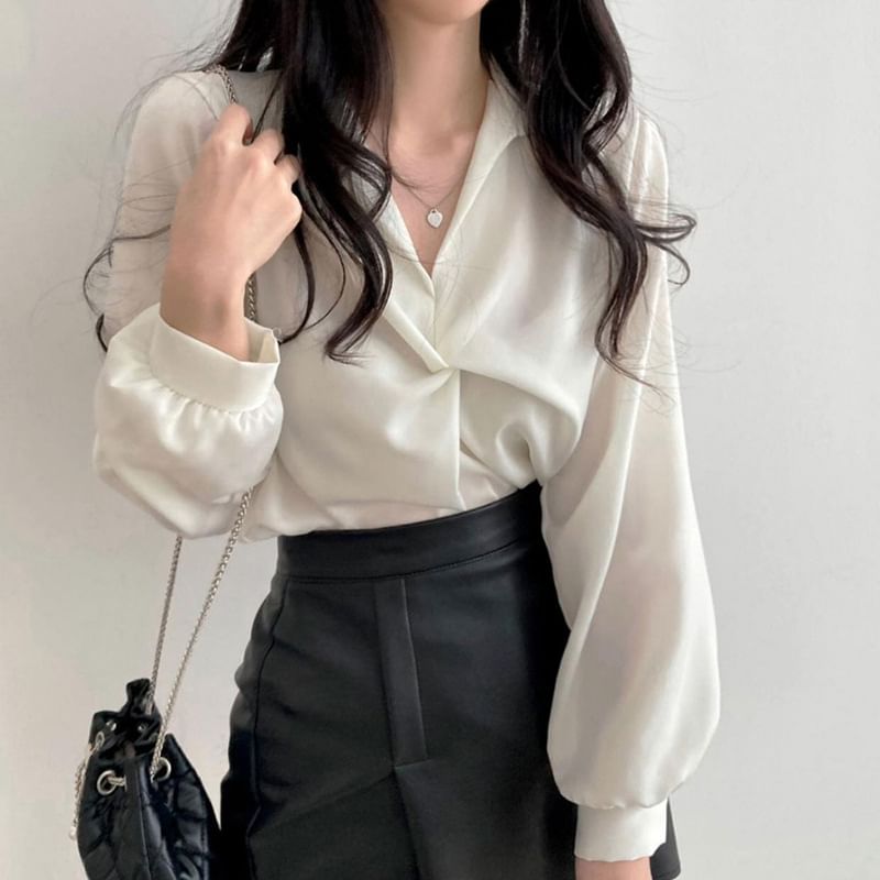 Trisica - Blouse met V-hals en gedraaide voorkant