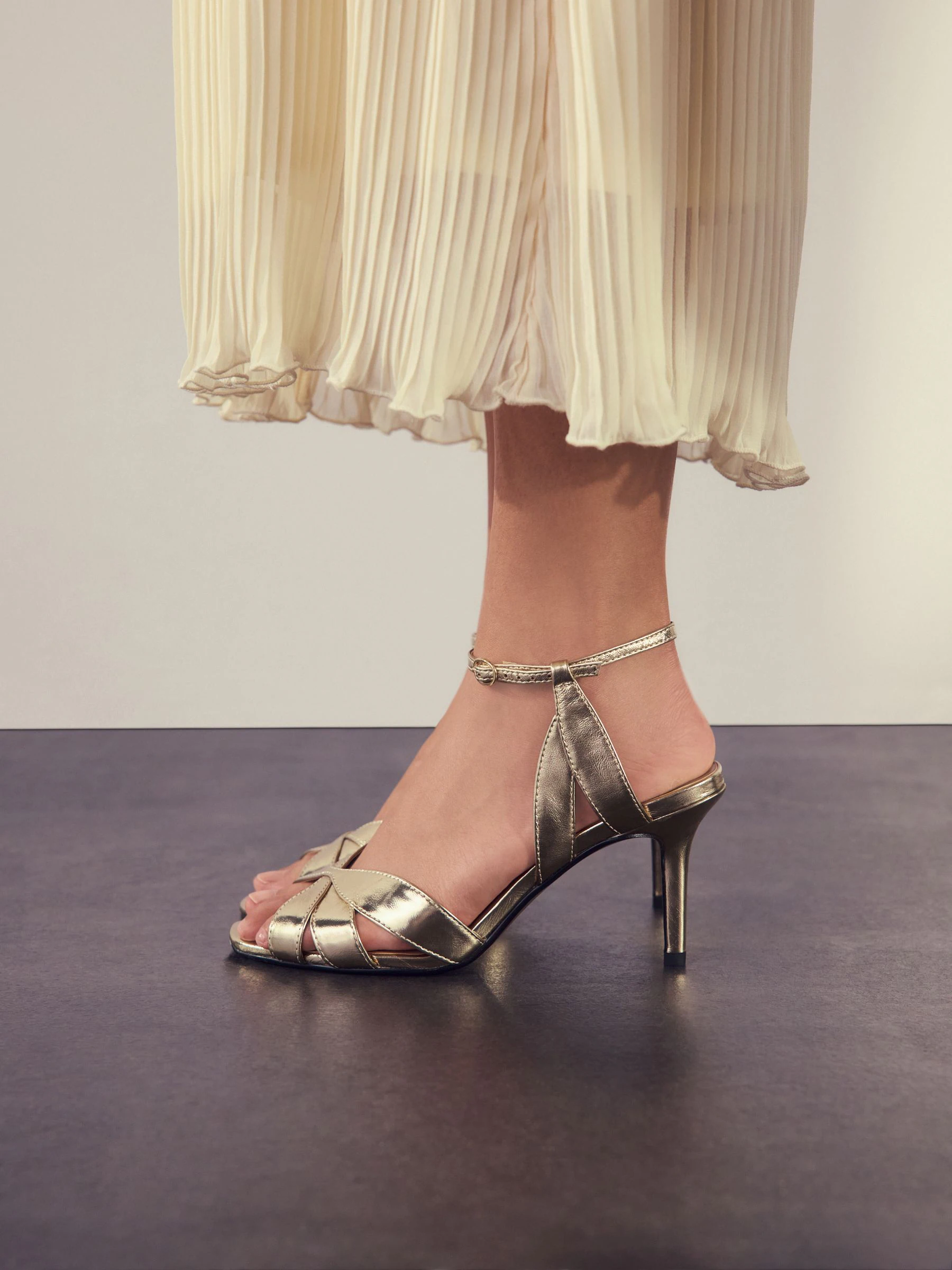 Goud - Forever Comfort® Leather Lattice Front Heeled Sandals
