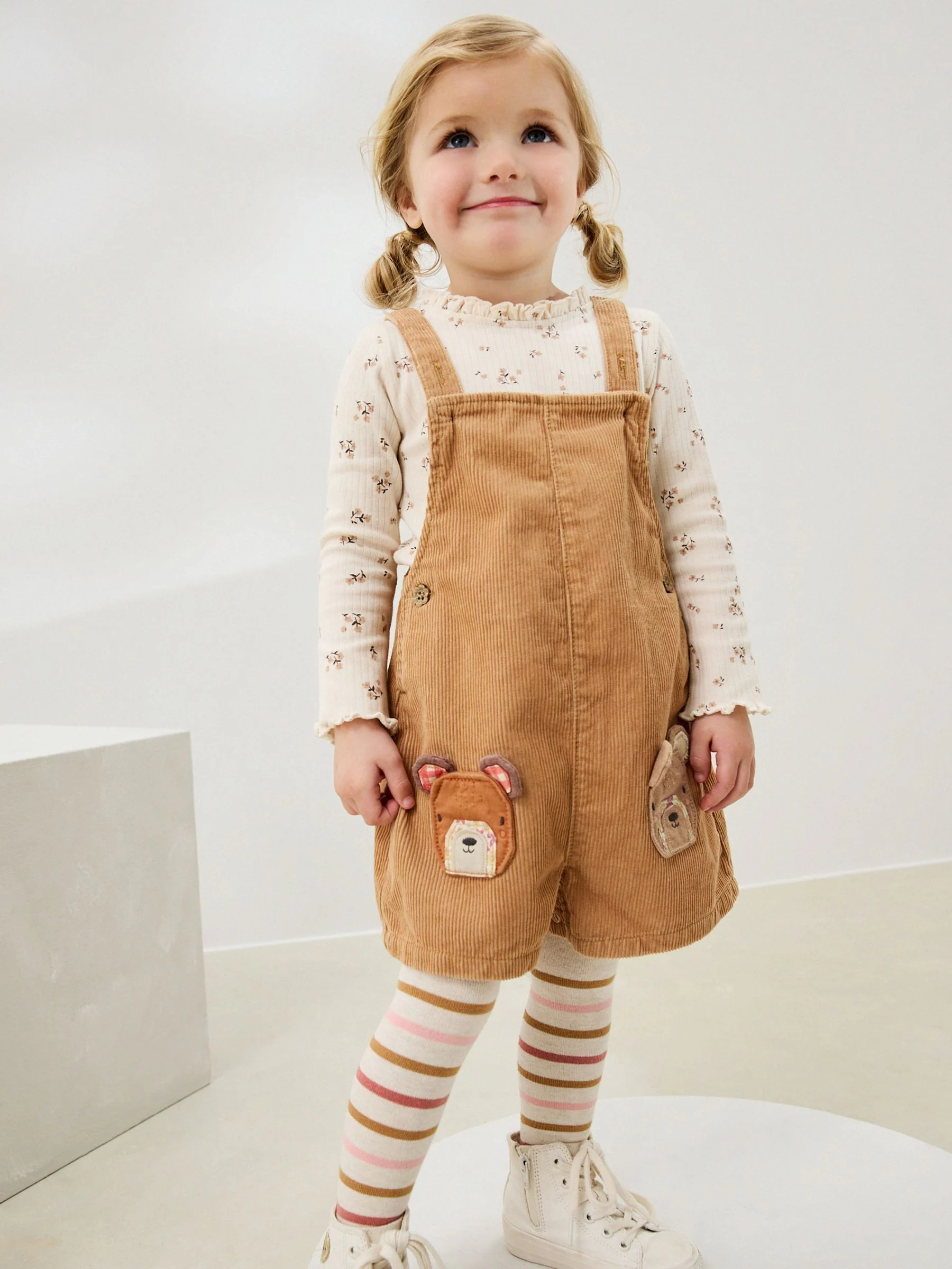 Lichtbruin - Corduroy set met tuinbroek en berenprint (3mnd -7jr)