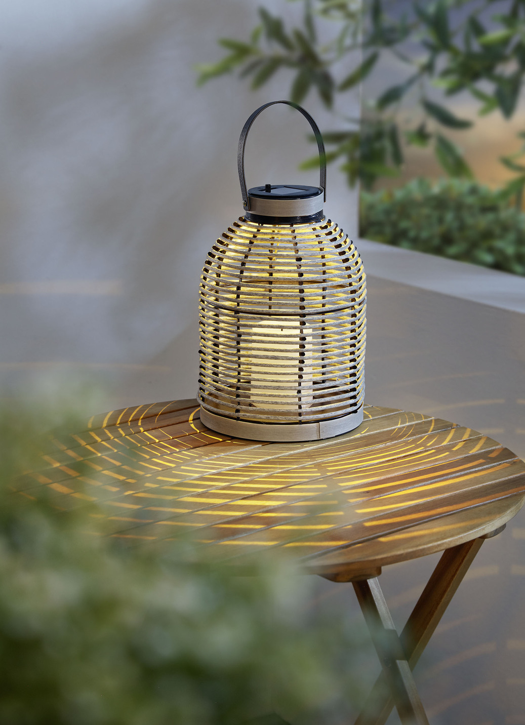LED-Solar-Korbleuchte
